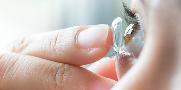 Common Symptoms Contact Lens2 600x300 1